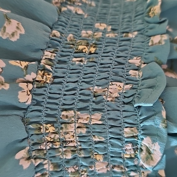 Rabbit Rose Floral Puff Sleeve Blouse, Smocked Waist, V-Neck, Women's Size Large - Picture 2 of 11